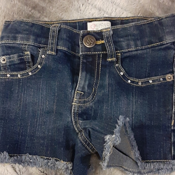 Children's place 4th of July cutoff shorts - Picture 2 of 2